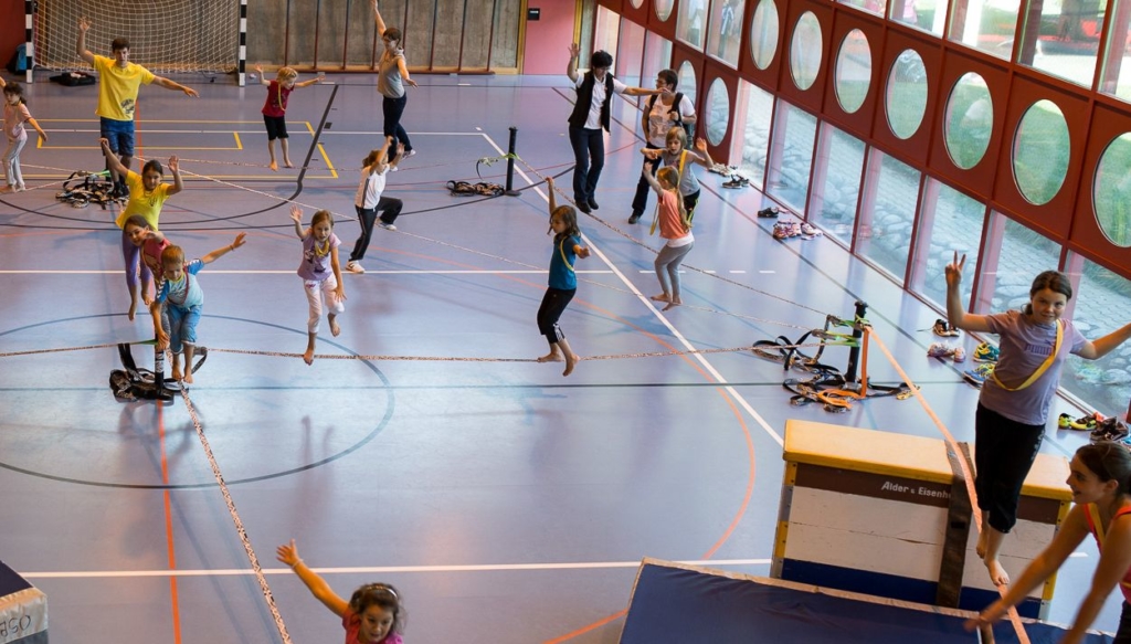 Indoor kids Slackline